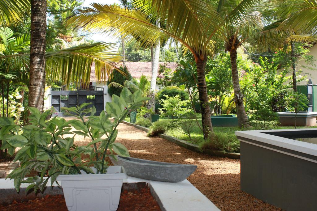 Hotel Aliya Lanka Beruwala Exterior foto